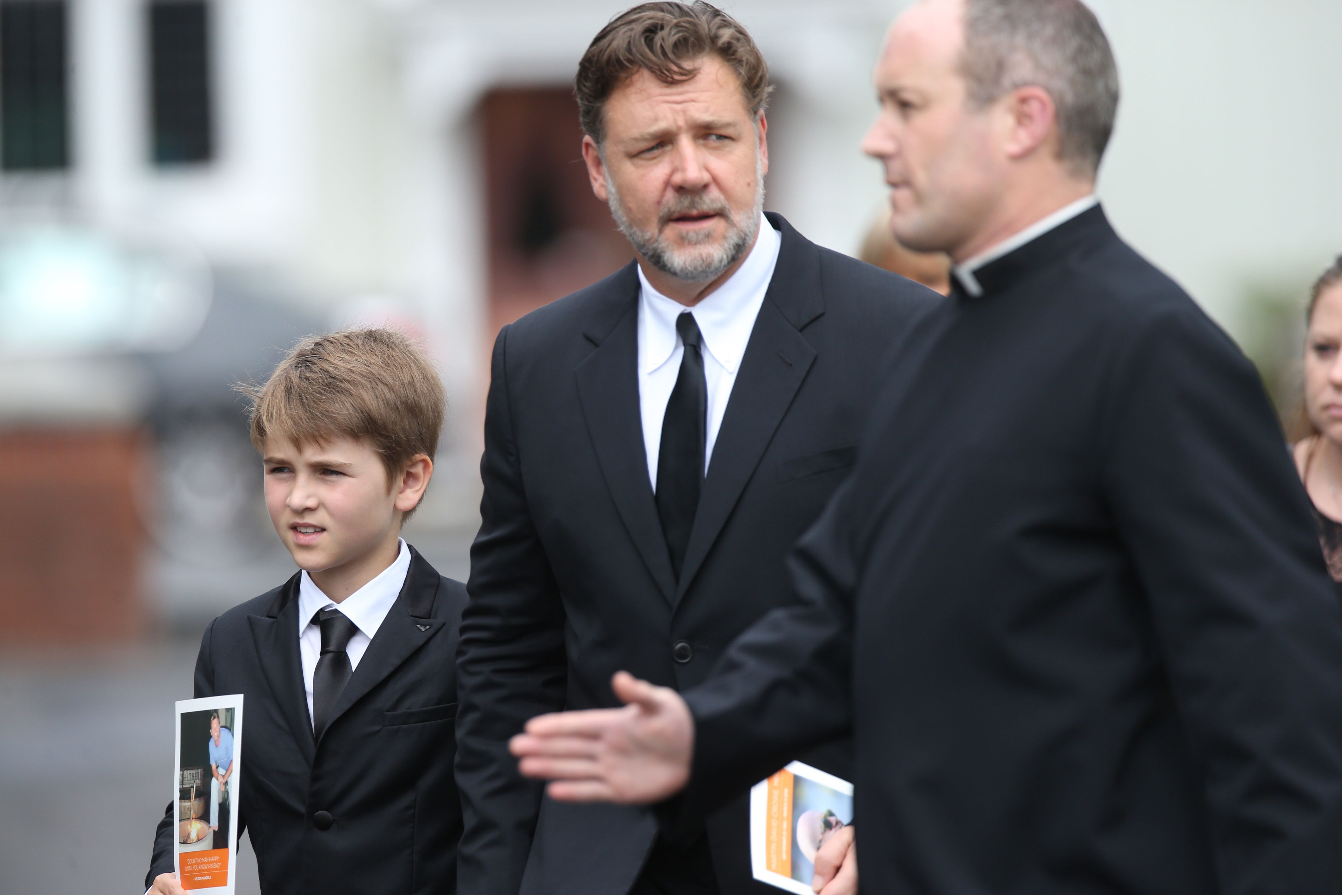 Russell Crowe Pays Tribute To Cousin Martin Crowe