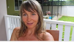 Sophies Joy Porn - British mum posts videos to encourage others to let older children  breastfeed - NZ Herald