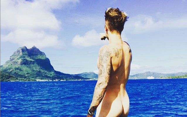 638px x 400px - Miley Cyrus mocks Justin Bieber's booty snap - NZ Herald