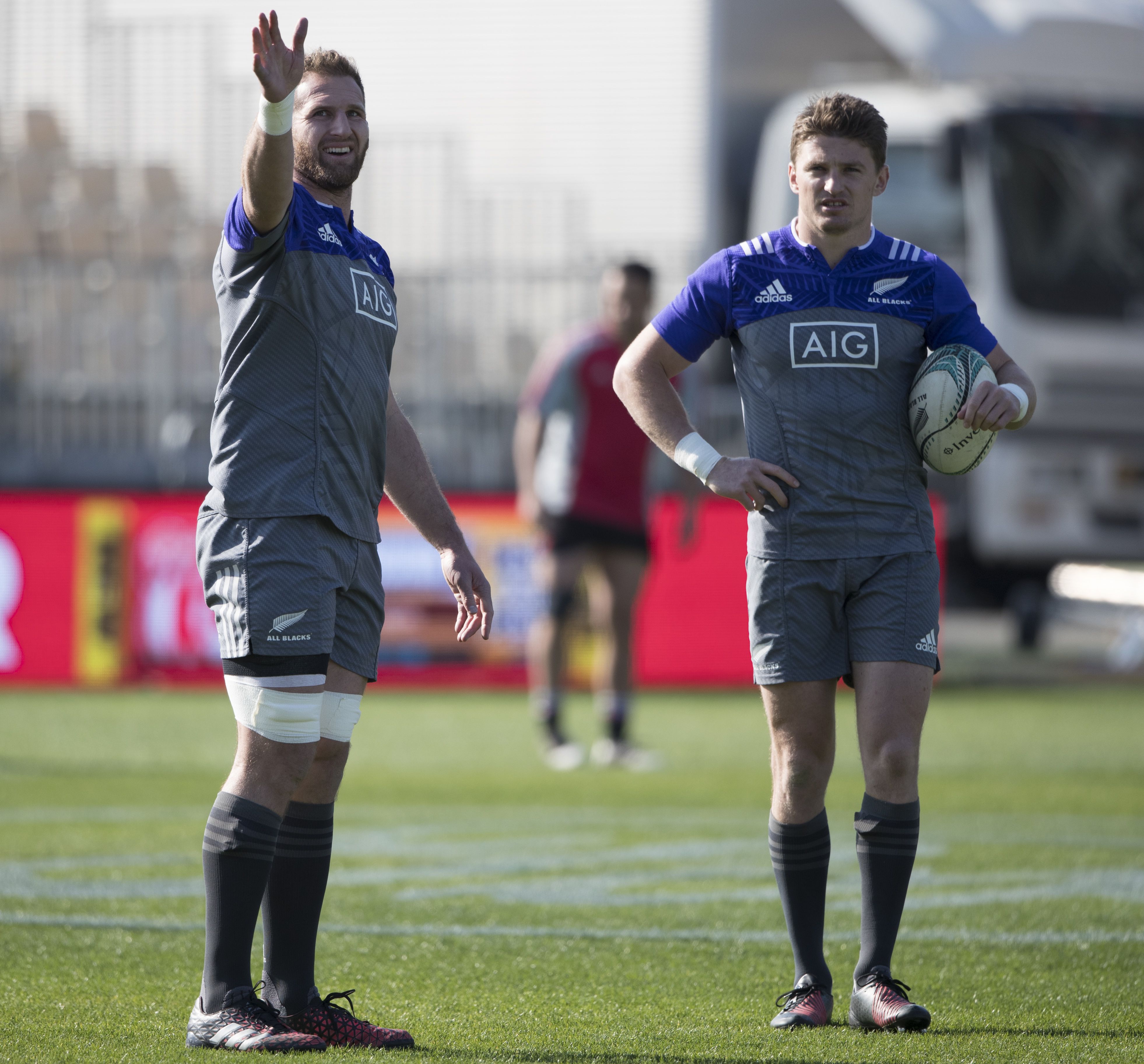 The brilliance of Dan Carter vs the genius of Beauden Barrett