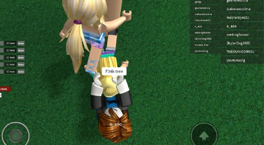 Mom horrified to see her 7-year-old's Roblox character 'gang-raped