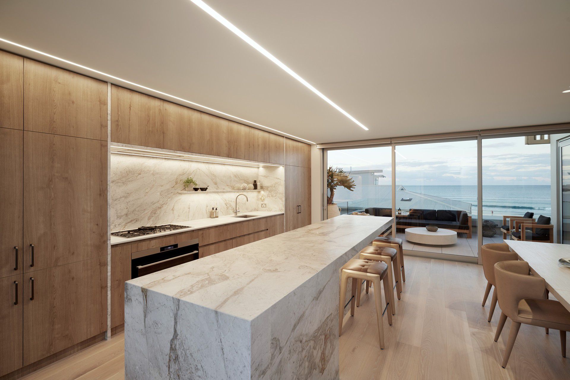 Award Winning Kitchens - Cube Dentro - Kitchen Designer